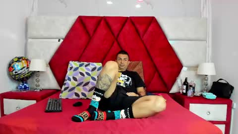 Snapshot of kity_spiderr chatting on August 1, 12:15 pm Luisa y Jairo online show from August 1, 12:15 pm