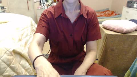Snapshot of kiuminberry chatting on June 12, 6:18 pm KiuminBerry online show from June 12, 6:18 pm
