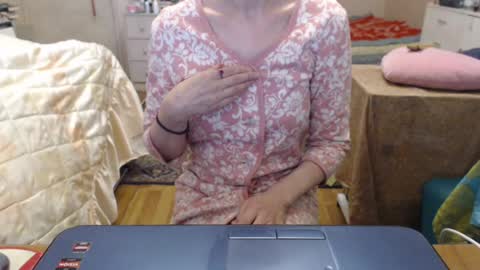 Snapshot of kiuminberry chatting on June 14, 1:02 pm KiuminBerry online show from June 14, 1:02 pm