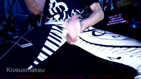 kiveuxmakeu online show from April 10, 4:23 pm