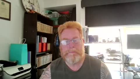 kiwi_boss61 online show from August 4, 4:37 am