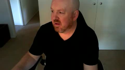 Snapshot of kiwiben45 chatting on June 8, 1:20 am Ben online show from June 8, 1:20 am