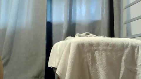 kiwibulge123 online show from March 3, 3:34 am