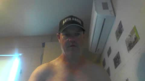Snapshot of kiwiguy19773 chatting on December 1, 8:20 pm kiwiguy19773 online show from December 1, 8:20 pm