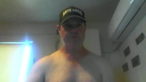 Snapshot of kiwiguy19773 chatting on December 8, 11:51 pm kiwiguy19773 online show from December 8, 11:51 pm