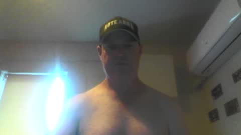 Snapshot of kiwiguy19773 chatting on December 25, 4:22 am kiwiguy19773 online show from December 25, 4:22 am