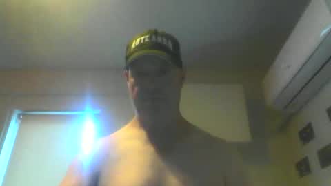 Snapshot of kiwiguy19773 chatting on December 28, 5:02 am kiwiguy19773 online show from December 28, 5:02 am