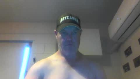 Snapshot of kiwiguy19773 chatting on December 30, 5:37 am kiwiguy19773 online show from December 30, 5:37 am