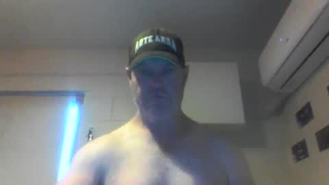 Snapshot of kiwiguy19773 chatting on January 13, 6:49 am kiwiguy19773 online show from January 13, 6:49 am