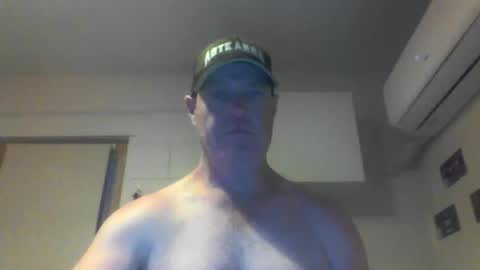 Snapshot of kiwiguy19773 chatting on January 19, 8:29 am kiwiguy19773 online show from January 19, 8:29 am