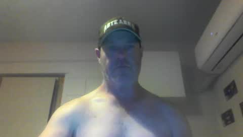 Snapshot of kiwiguy19773 chatting on January 25, 8:31 am kiwiguy19773 online show from January 25, 8:31 am