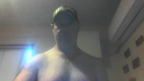 kiwiguy19773 online show from December 23, 7:06 am