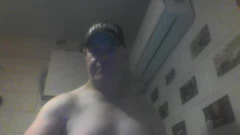 kiwiguy19773 online show from March 28, 9:42 am