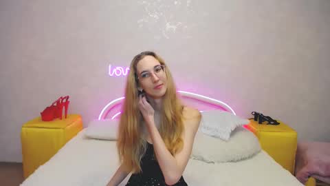 Klary online show from February 24, 8:38 am