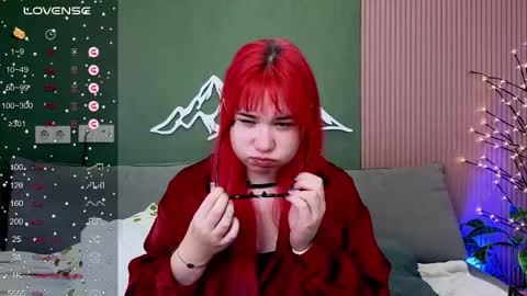 Snapshot of klee_love chatting on October 13, 4:34 am Klee online show from October 13, 4:34 am
