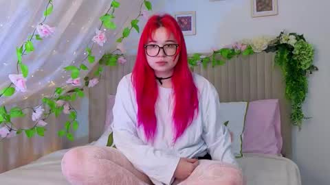 Snapshot of klee_love chatting on October 14, 4:35 am Klee online show from October 14, 4:35 am