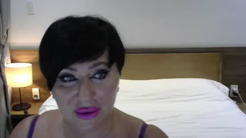kleo901854860422 online show from June 20, 12:30 pm