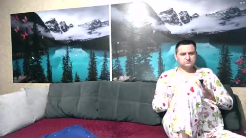 Kleosnow online show from May 1, 9:03 am