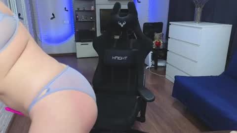 Alisa.         online show from April 5, 6:27 pm