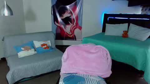 Kloe deker online show from January 18, 2:12 pm