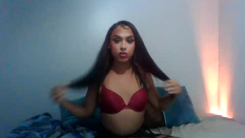 Snapshot of klomoney0518 chatting on July 14, 10:21 am klomoney0518 online show from July 14, 10:21 am