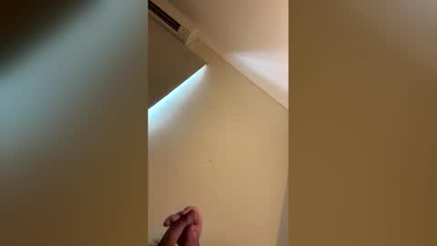 Snapshot of kmask16 chatting on April 11, 12:59 am kmask16 online show from April 11, 12:59 am