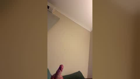 Snapshot of kmask16 chatting on April 13, 11:48 am kmask16 online show from April 13, 11:48 am