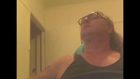 Snapshot of knobout chatting on December 3, 11:01 am knobout online show from December 3, 11:01 am