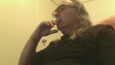 knobout online show from July 17, 1:23 am