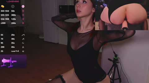 Snapshot of knock1knock chatting on February 22, 8:02 am Lisa and Alex 557095200 to make me cum online show from February 22, 8:02 am