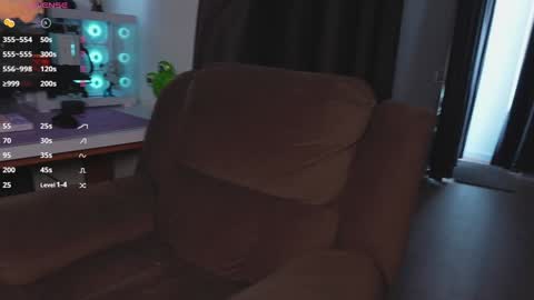 Snapshot of knock1knock chatting on March 21, 8:19 am Lisa and Alex 557095200 to make me cum online show from March 21, 8:19 am