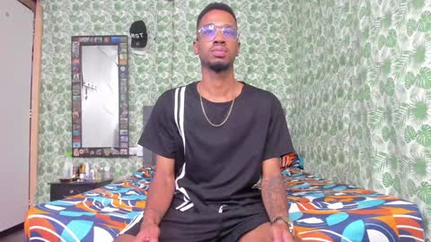 Snapshot of kofi_exotic_ chatting on December 7, 12:41 am kofi online show from December 7, 12:41 am