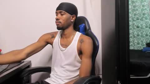 Snapshot of kofi_exotic_ chatting on November 13, 3:00 pm kofi online show from November 13, 3:00 pm