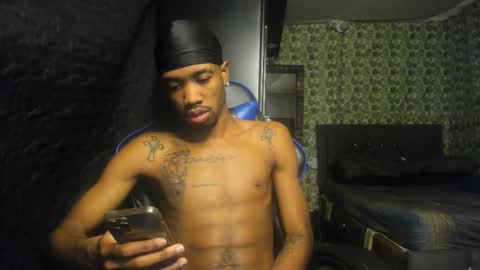 Snapshot of kofi_exotic_ chatting on December 1, 7:52 pm kofi online show from December 1, 7:52 pm