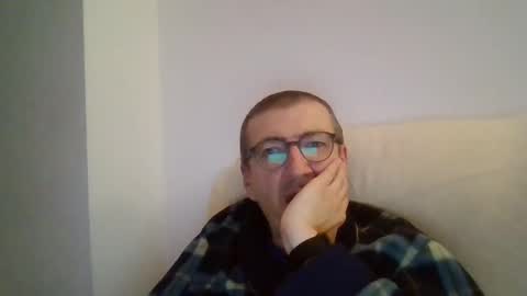 Snapshot of kolesie7 chatting on December 5, 11:29 pm JUAN CARLOS online show from December 5, 11:29 pm