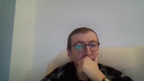 Snapshot of kolesie7 chatting on December 19, 8:02 pm JUAN CARLOS online show from December 19, 8:02 pm