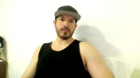 Snapshot of kolombianox chatting on October 31, 5:52 am kolombianox online show from October 31, 5:52 am