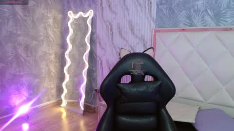 kolyn_tay online show from May 3, 11:38 am