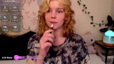 Snapshot of komorebbi chatting on May 13, 11:00 pm Marta online show from May 13, 11:00 pm
