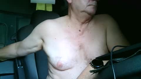 Snapshot of komputer123456789 chatting on November 8, 10:04 am Bogdan online show from November 8, 10:04 am