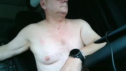 Snapshot of komputer123456789 chatting on November 14, 1:21 pm Bogdan online show from November 14, 1:21 pm