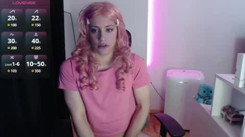 Snapshot of koneko_nya chatting on December 29, 1:24 am  Riley  online show from December 29, 1:24 am