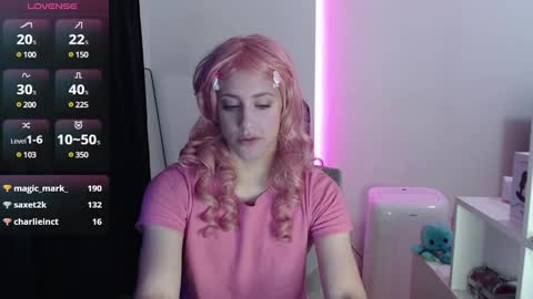 Snapshot of koneko_nya chatting on January 2, 7:18 pm  Riley  online show from January 2, 7:18 pm