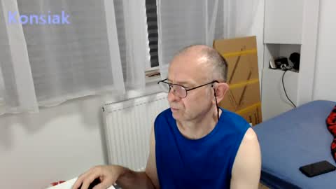 Snapshot of konsiak chatting on June 15, 8:05 am Komsiak online show from June 15, 8:05 am