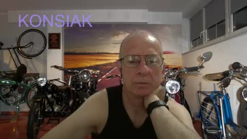 Snapshot of konsiak chatting on June 23, 7:45 pm Komsiak online show from June 23, 7:45 pm