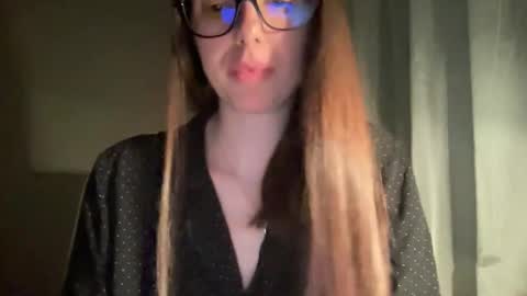 koravine online show from November 19, 10:10 pm