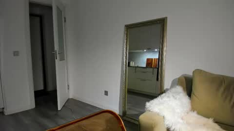 Snapshot of kossie_ chatting on November 28, 11:29 pm kossie_ online show from November 28, 11:29 pm