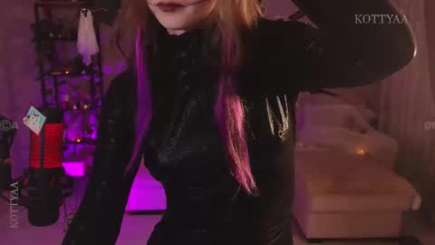 Kottyaa cb FOLLOWING  online show from October 31, 7:37 pm