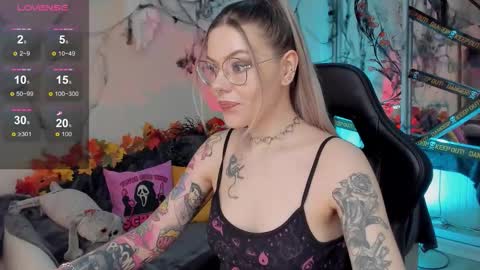 Jess online show from October 25, 5:08 pm