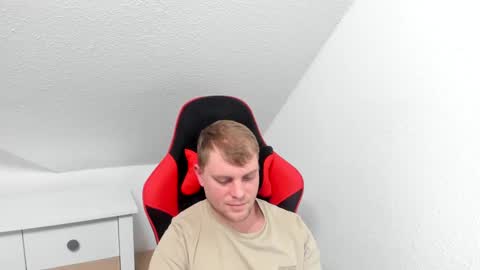 Snapshot of kozik1992 chatting on February 14, 8:26 pm Bartek online show from February 14, 8:26 pm